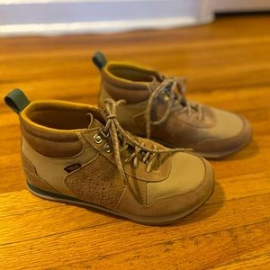 Teva Highside ‘84 Mid Sneakers in Sesame, Size 8